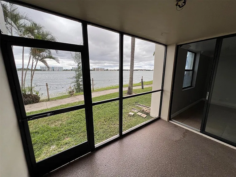 118 Lake Emerald Dr #103 — Photo 5
