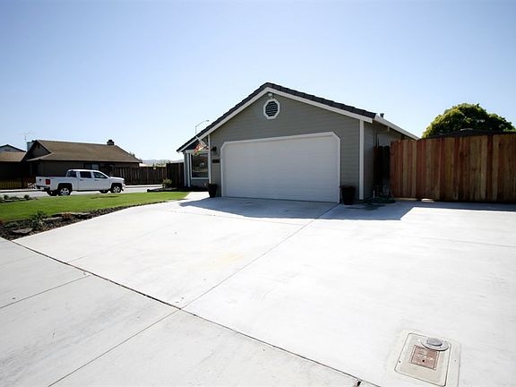 2nd image of 2090 Cerra Vista Dr