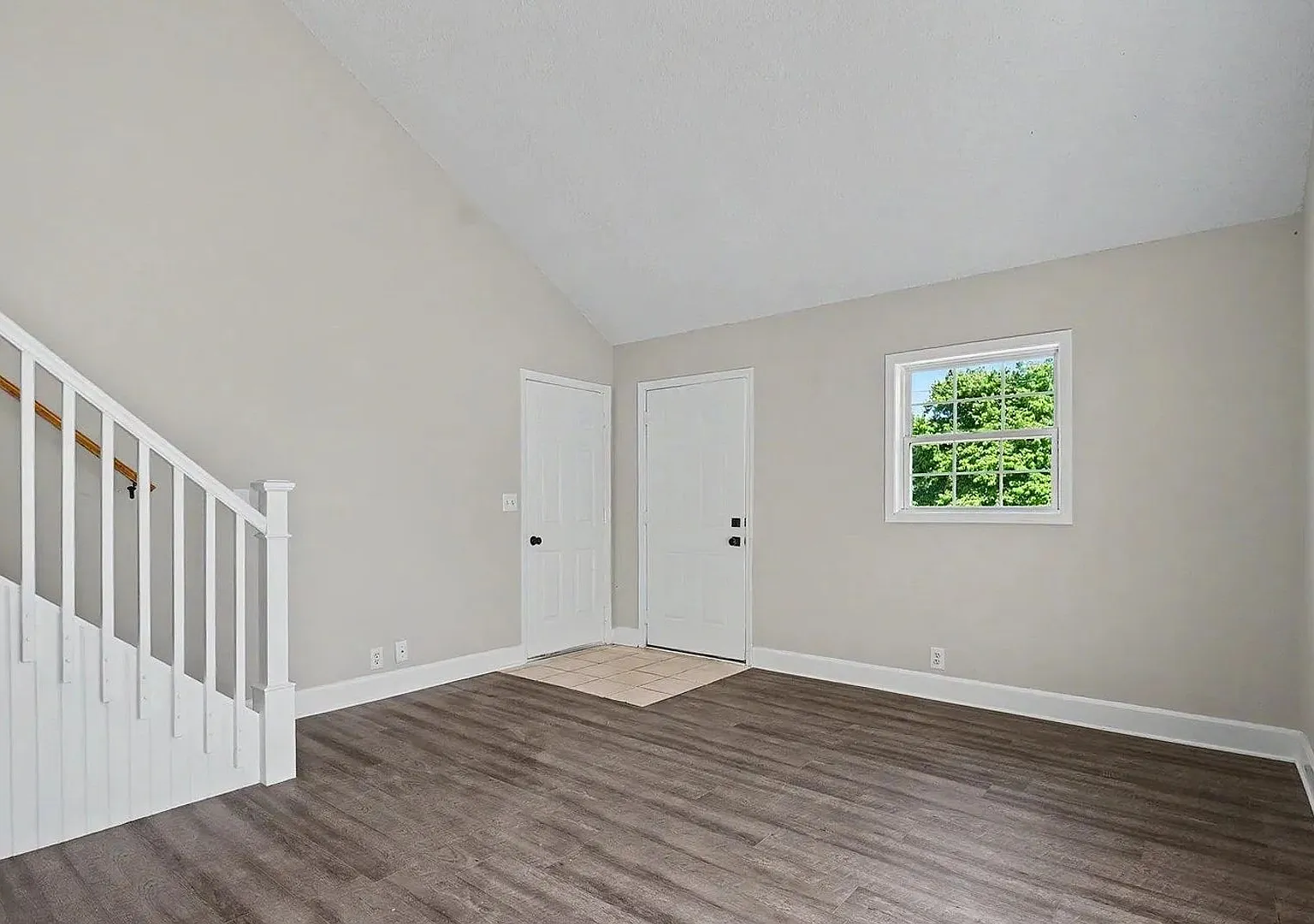 2527 Morningside Dr - 3 bedroom duplex — Photo 2