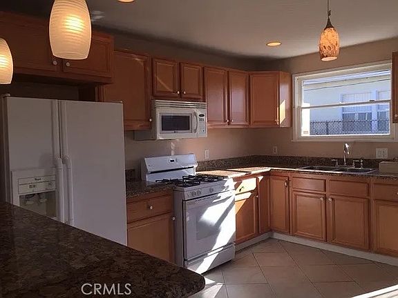 4th image of 16404 Gramercy Pl