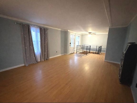 3rd image of 205 Ida St