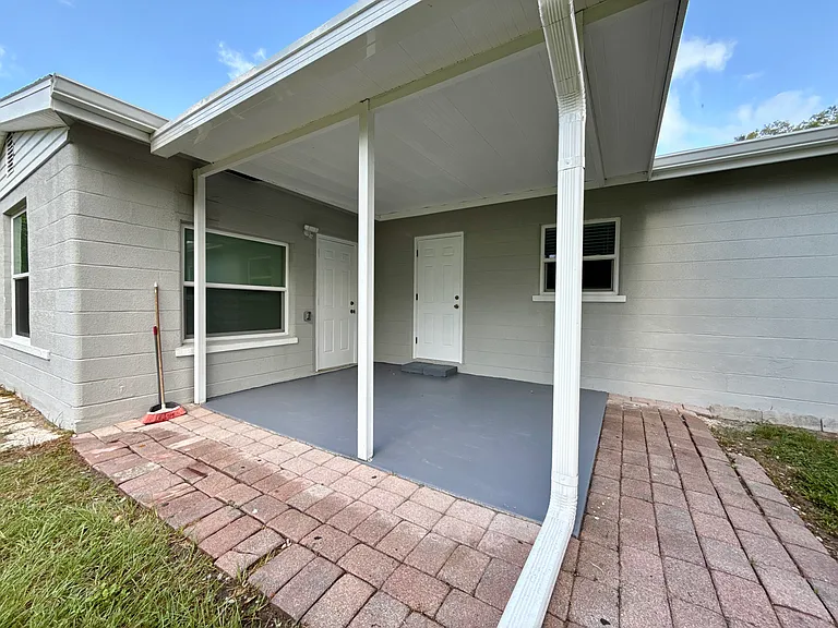 1319 NE 34th Ave — Photo 17