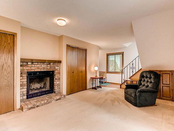 5th image of 8815 Maplebrook Ct N
