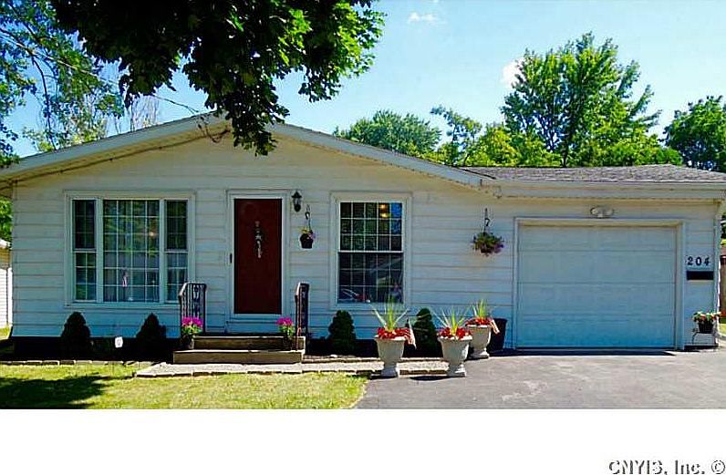 1st image of 204 Sunflower Dr