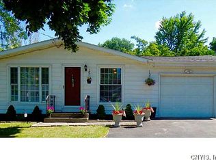 204 Sunflower Dr, Liverpool, NY 13088
