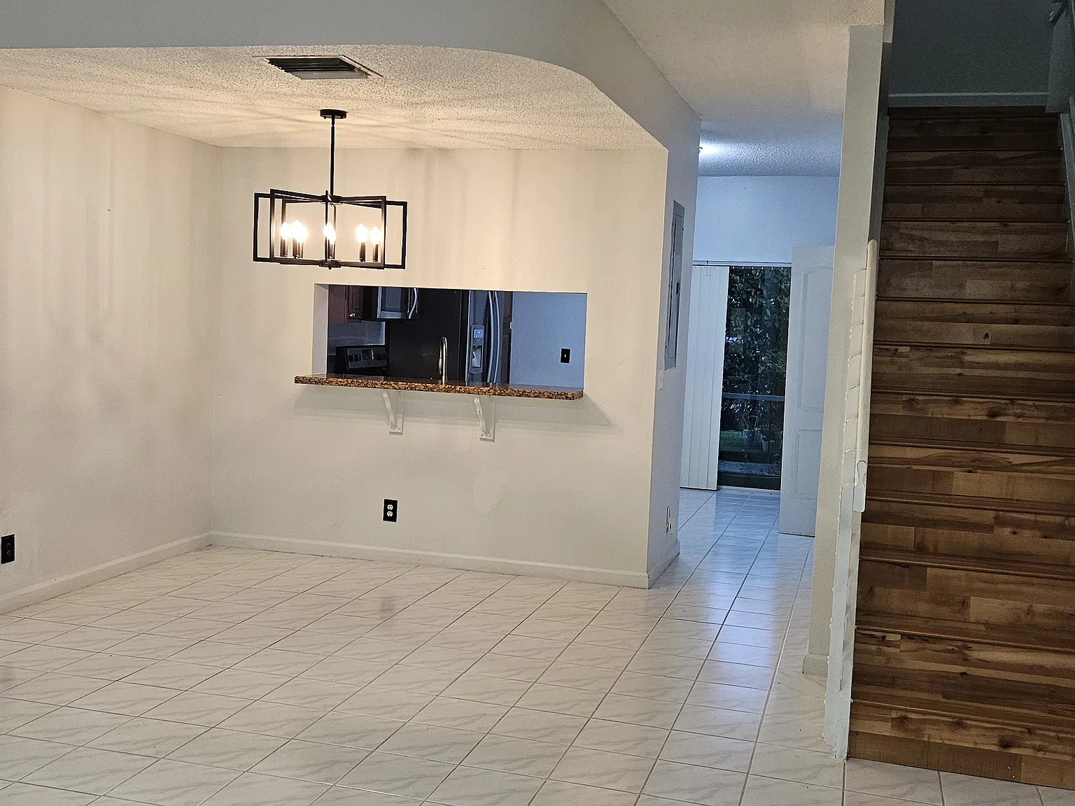 9934 NW 56th Pl — Photo 4