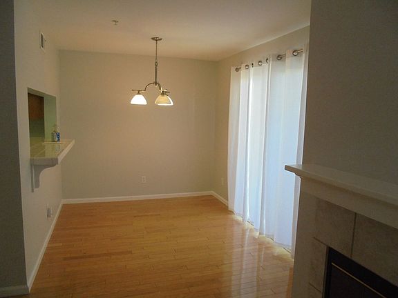 5th image of 122 Brogan Ct
