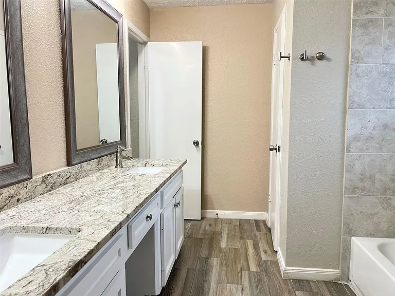 21414 Park Run Dr — Photo 22