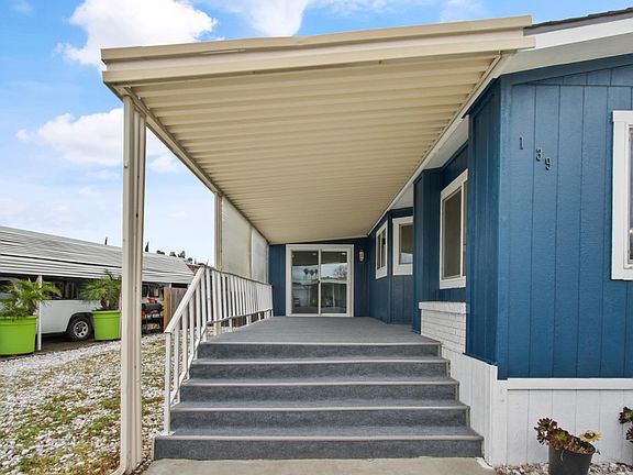 4th image of 139 Davis Ave