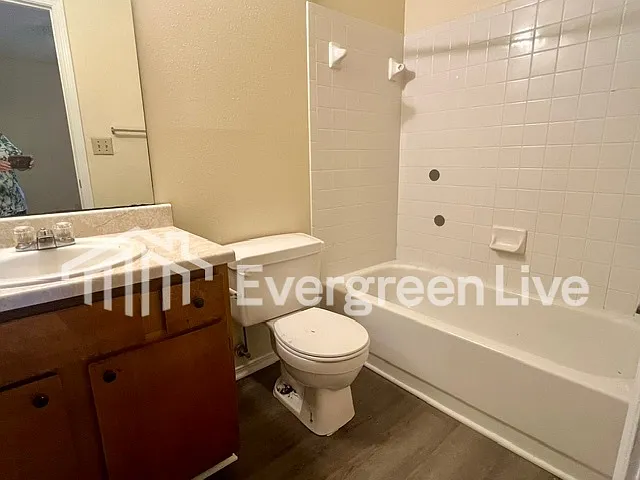 115 Willow Gardens Ct — Photo 12