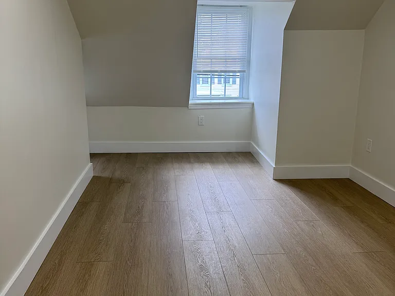 510 S State St #4 — Photo 7