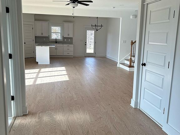 2nd image of 3944 Sydney Dr