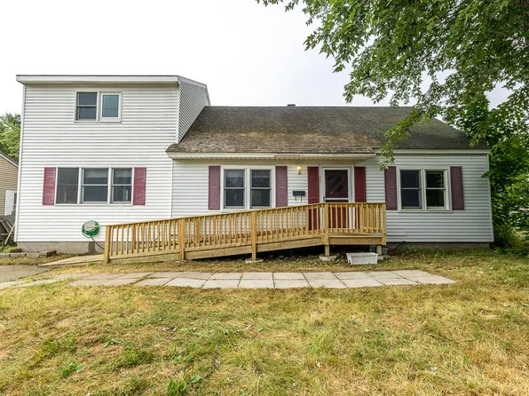 28 Mathews Avenue, Waterville, ME 04901