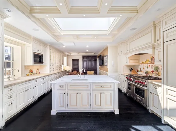 1035 Park Avenue image 14 of 22