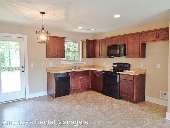 4th image of 17692 Wallace Chapel Ln