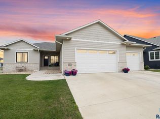 5504 E Daybreak Cir, Sioux Falls, SD 57110
