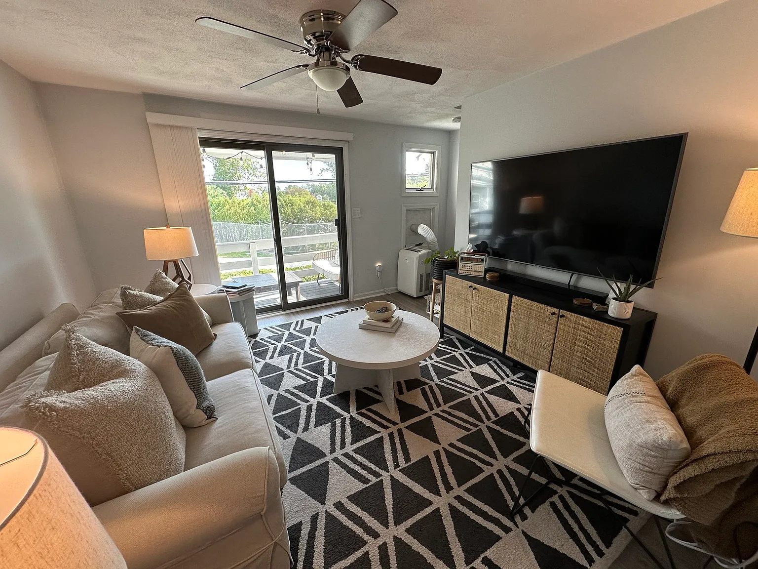 2 bed, 1.5 bath, $2,250 — Photo 4