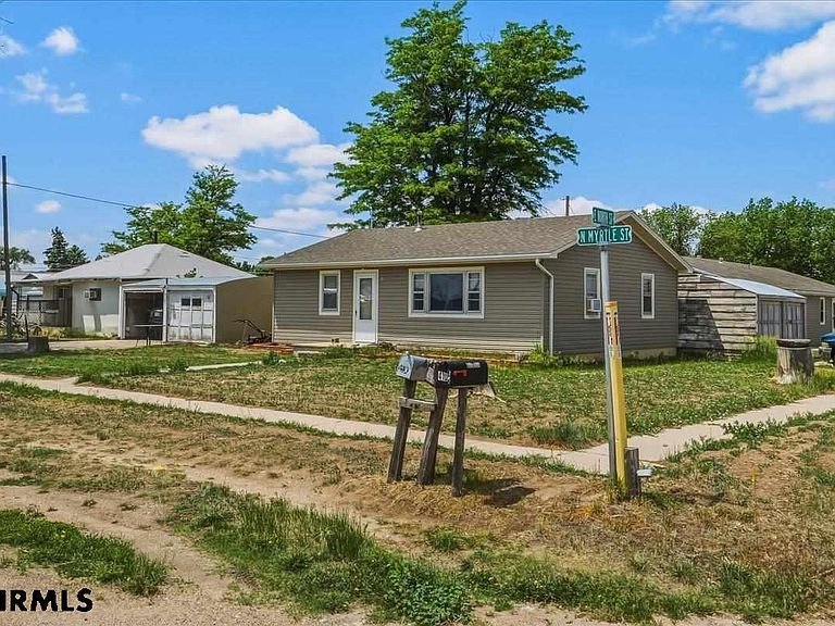 Listing photo 3