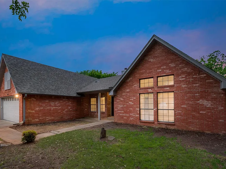 3301 Cliffview Dr — Photo 23