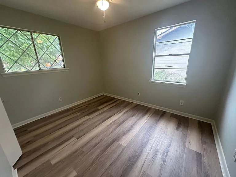 443 Janet Ln — Photo 15