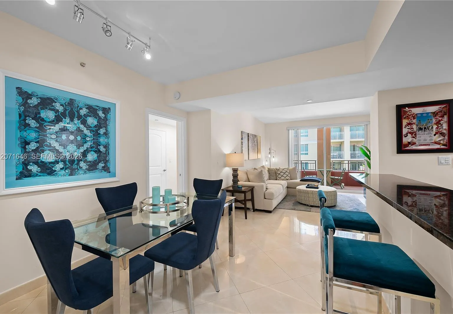 Toscano Condo — Photo 3