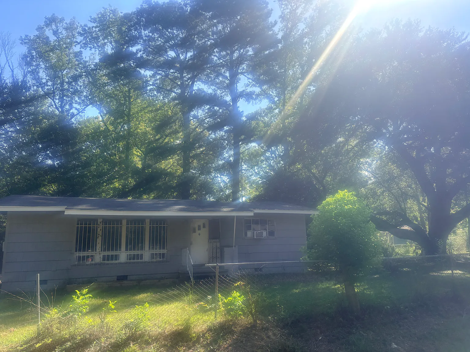 4 bed, 2000 sqft, $1,267 — Photo 1