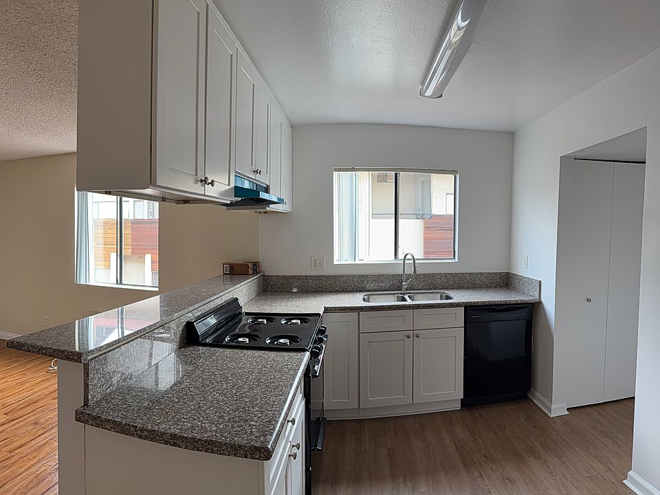 1st image of 712 E Garfield Ave APT 22