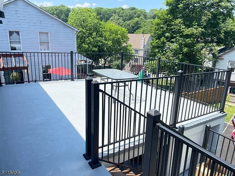35 Phoenix Ave — Photo 10
