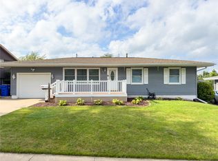5930 Eastview Ave SW, Cedar Rapids, IA 52404