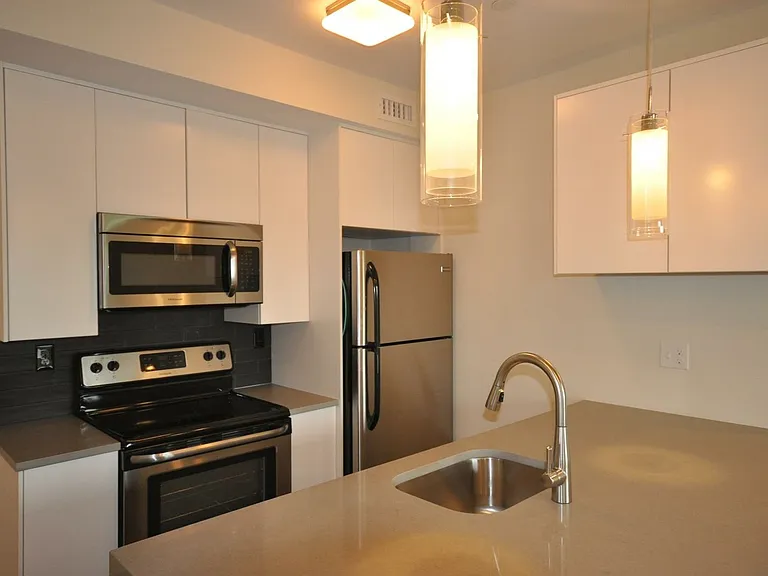 659 Massachusetts Ave #7R — Photo 8