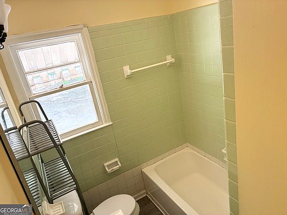 5th image of 513 Lynmore Cir