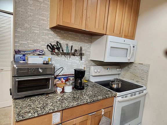5th image of 399 11th St