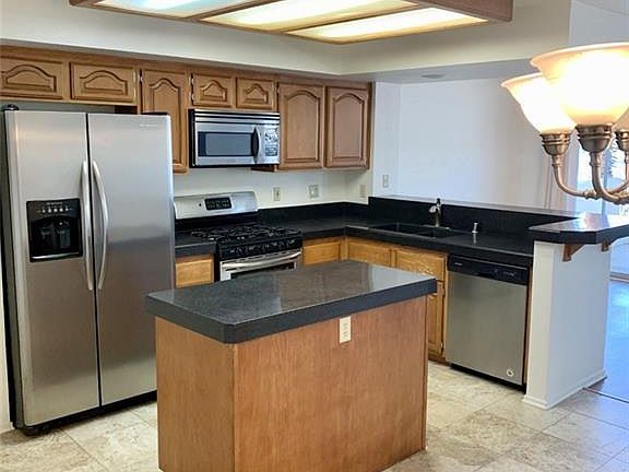 4th image of 7824 Bluewater Dr