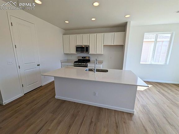 4th image of 9674 Pennycress Dr