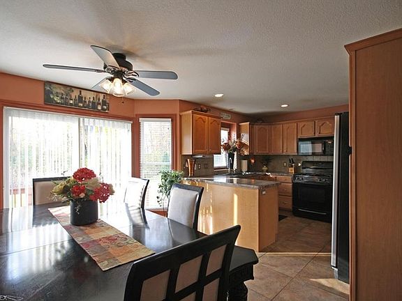 5th image of 855 Mayfield Dr