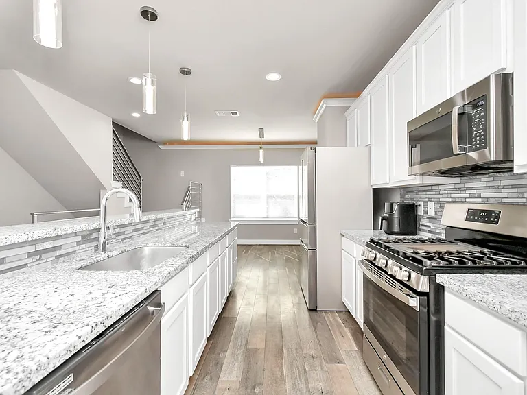3538 Noah St — Photo 9