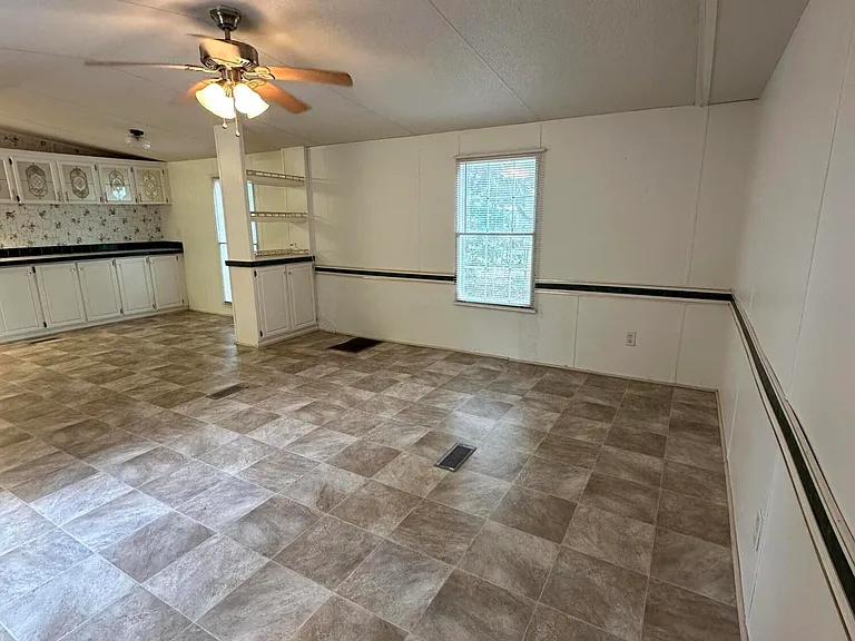 6343 Beloit Ave — Photo 3