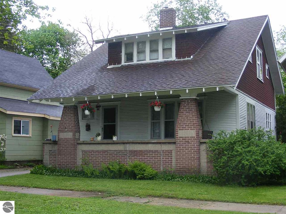 1st image of 619 Lincoln St