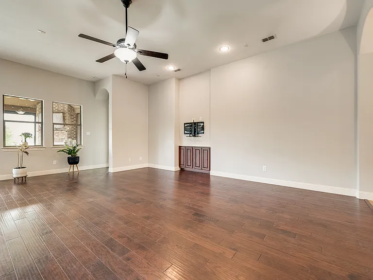 2112 Benjamin Creek Dr — Photo 13