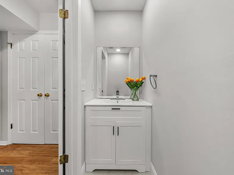 16 Lee Ct — Photo 24