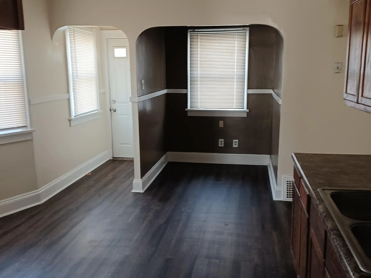 4 bed, $1,500 — Photo 2