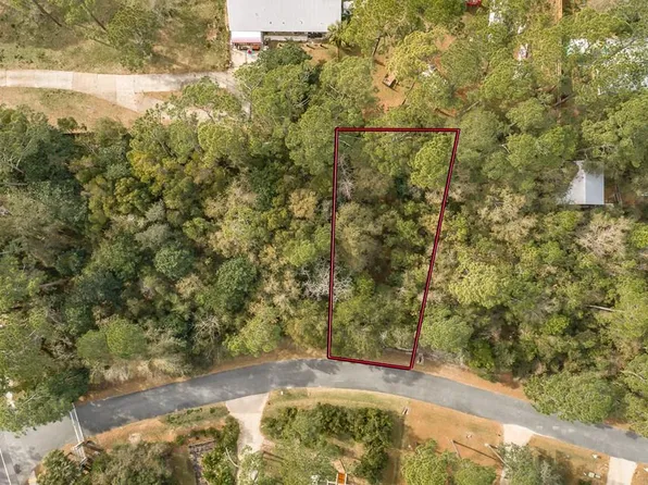 114 Bay Colony Way, Apalachicola, FL 32320
