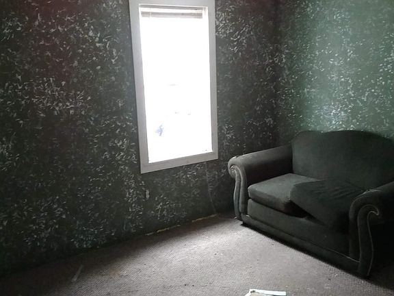 3rd image of 307 Grant St