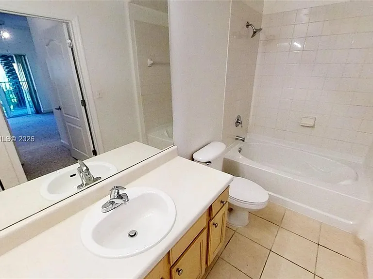 6001 SW 70th St #217 — Photo 2