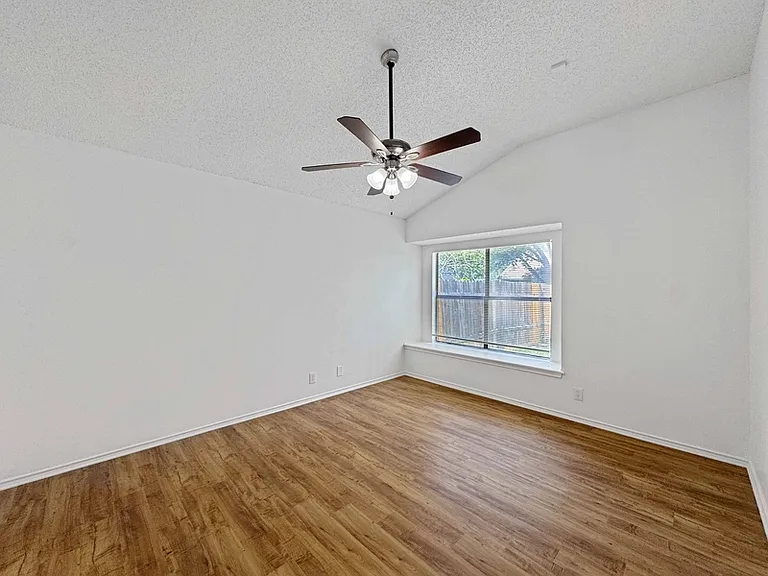10203 Sunset Field Dr — Photo 19