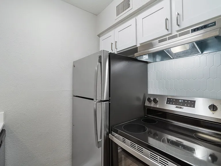 Loreto Apartment Homes — Photo 3
