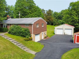 407 Upper Harmony Rd, Evans City, PA 16033