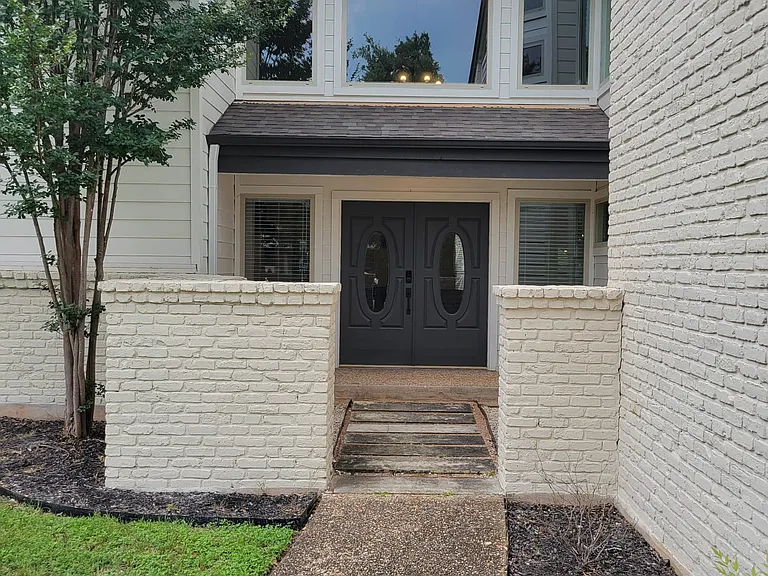 1407 Bay Hill Dr — Photo 2