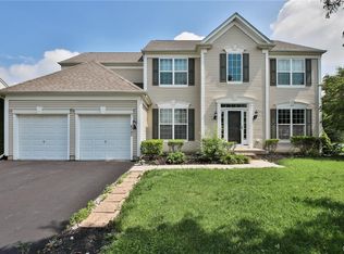 8745 Pathfinder Rd, Breinigsville, PA 18031