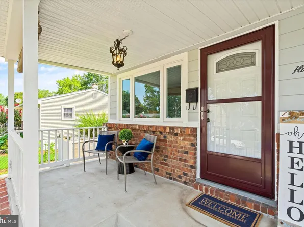 106 Alpine St, Manassas Park, VA 20111